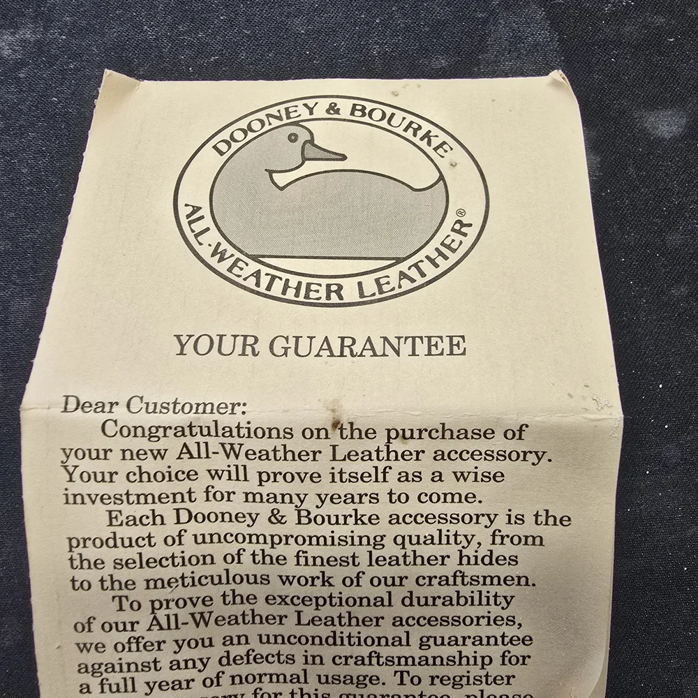 VINTAGE DOONEY & BOURKE WALLET - Picture 6 of 6